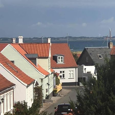 Den Lille Skole - Ferie Pa Aero I Marstal By - Vaerelser Hotel Buitenkant foto